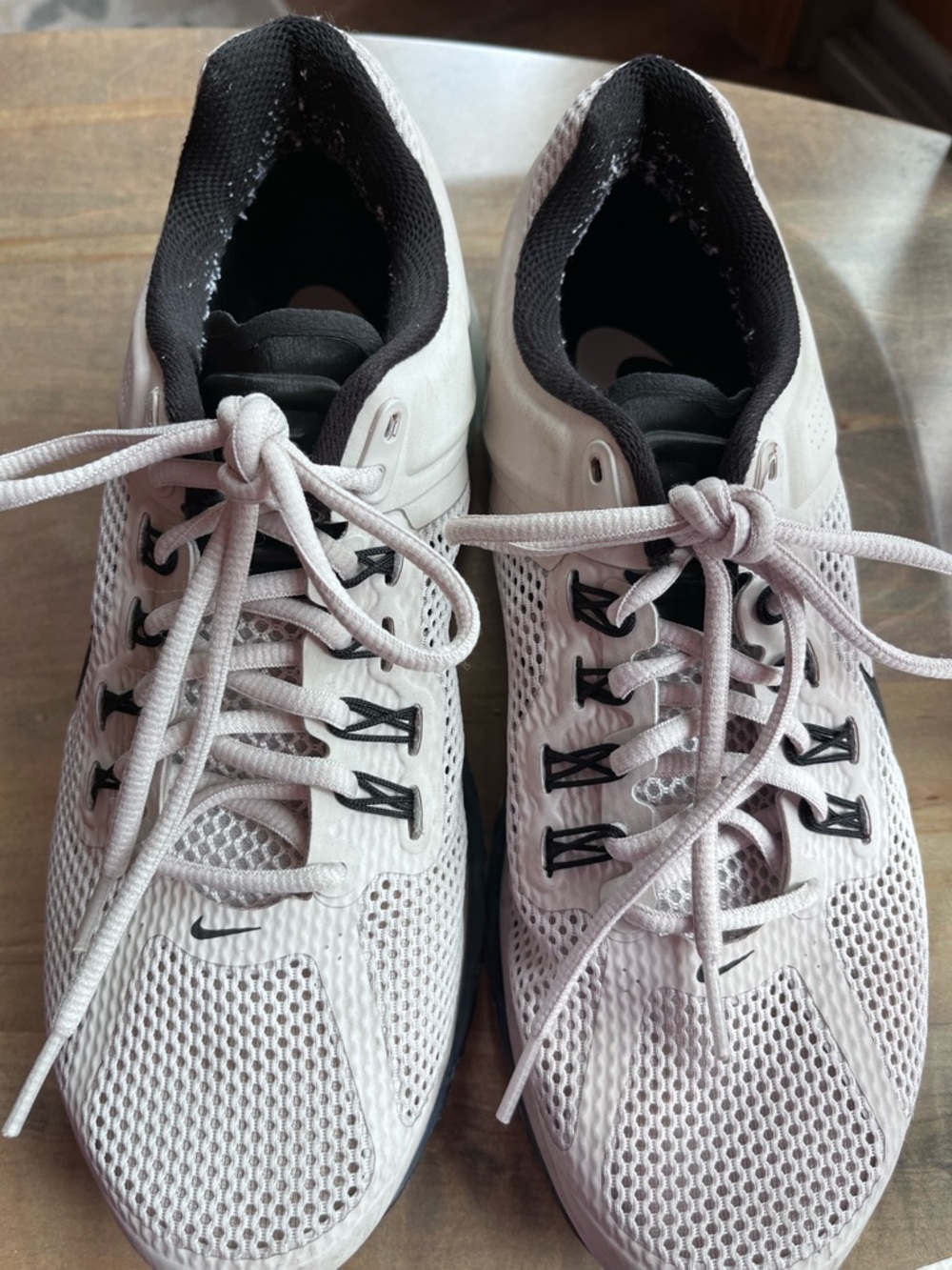 Nike AirMax 2013 White and Black Athletic Sneakers - Mesh Upper. Men’s 9.